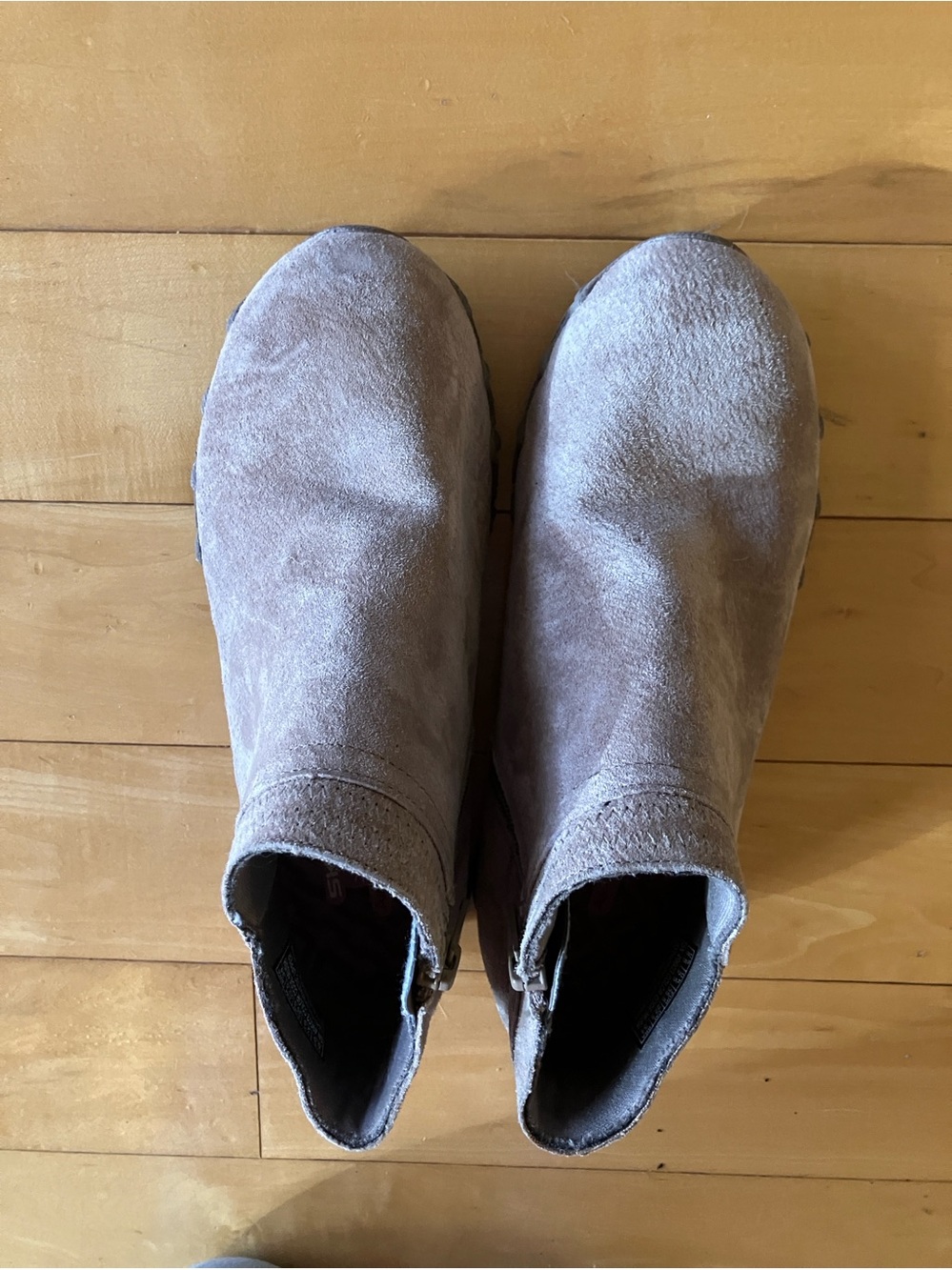 Skechers relaxed fit boots